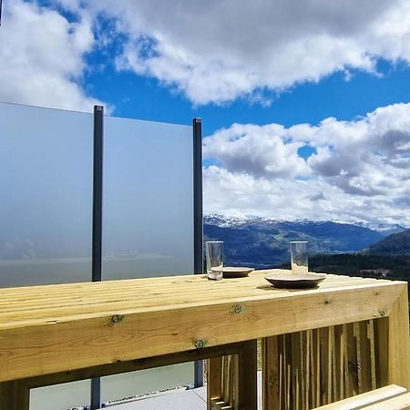 Tiny Mountain Cabin With A Panoramic View Giljane Экстерьер фото