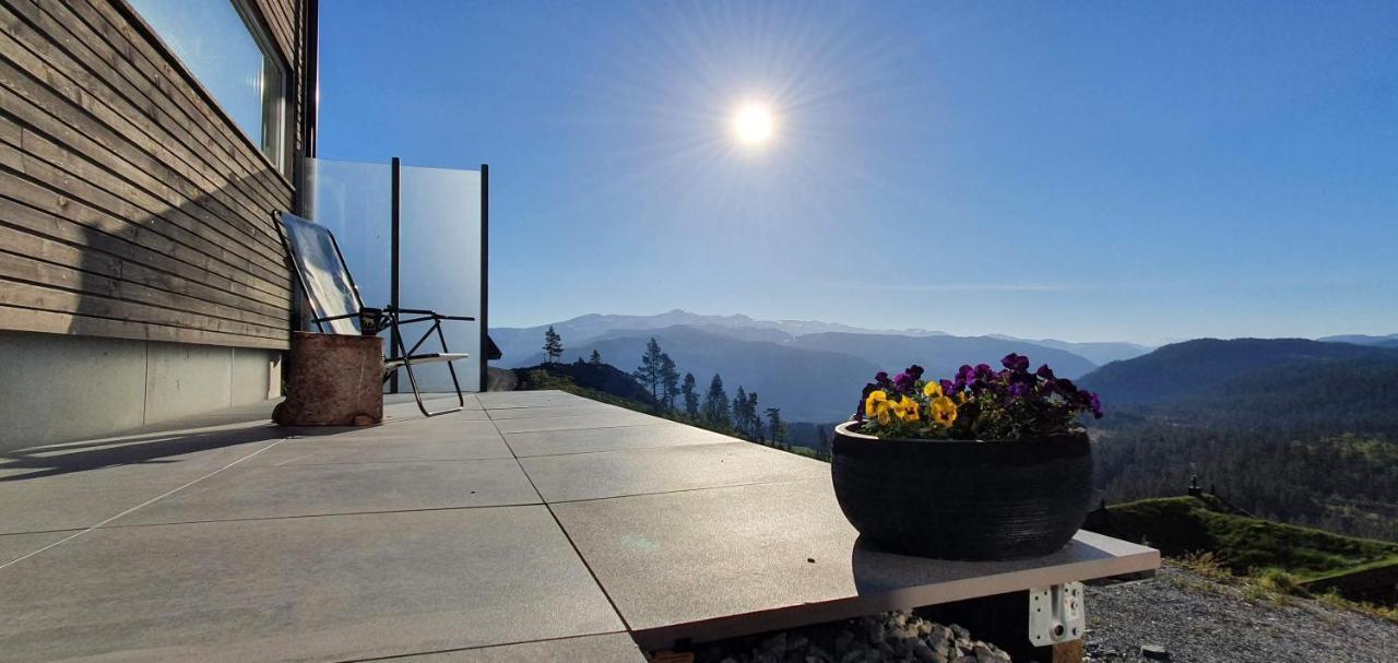 Tiny Mountain Cabin With A Panoramic View Giljane Экстерьер фото