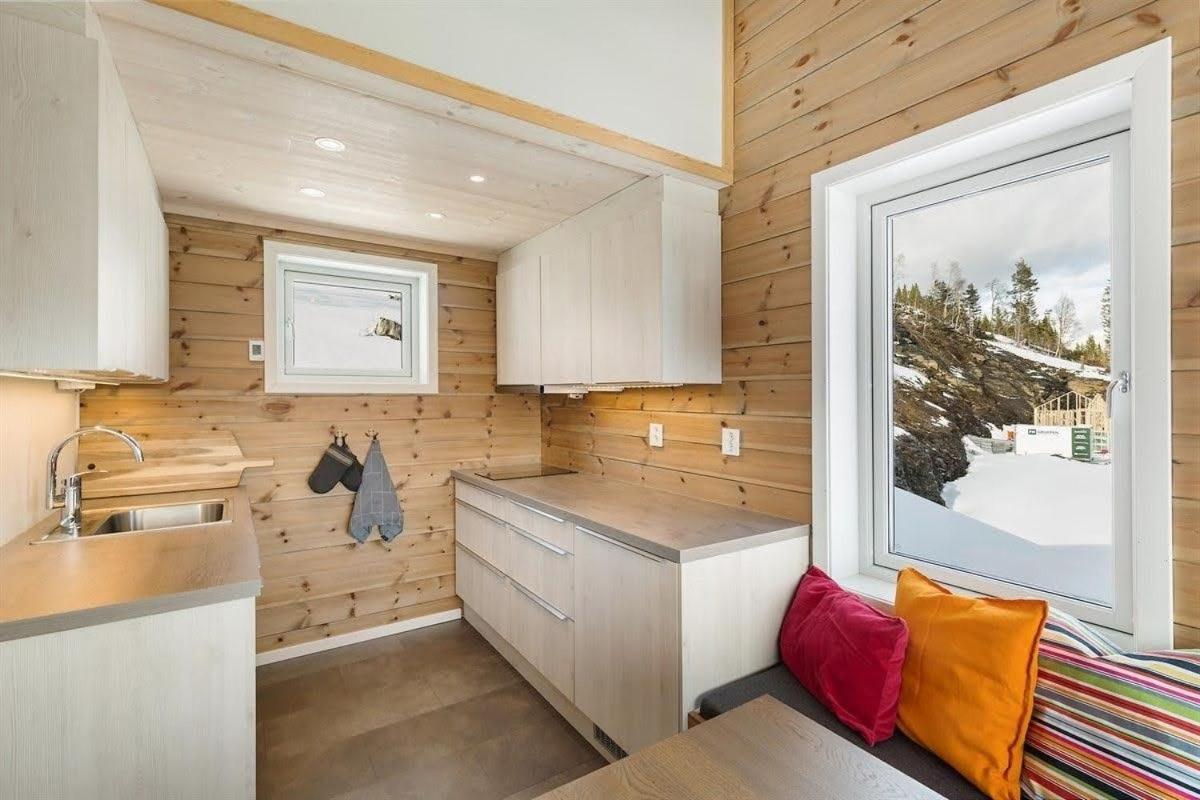 Tiny Mountain Cabin With A Panoramic View Giljane Экстерьер фото
