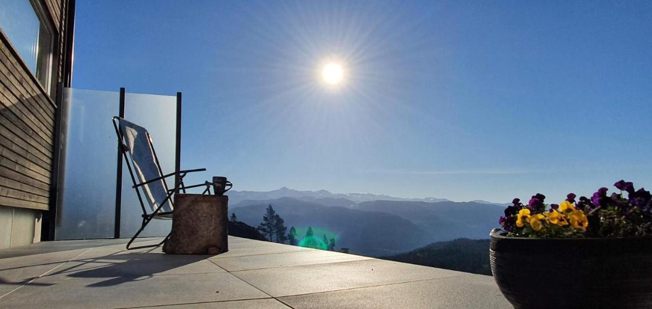 Tiny Mountain Cabin With A Panoramic View Giljane Экстерьер фото